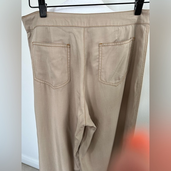 Filomena Fernandez 2 piece PantsSet. Pants size US 6-8, EU 42; Top: Size S. - Picture 10 of 16